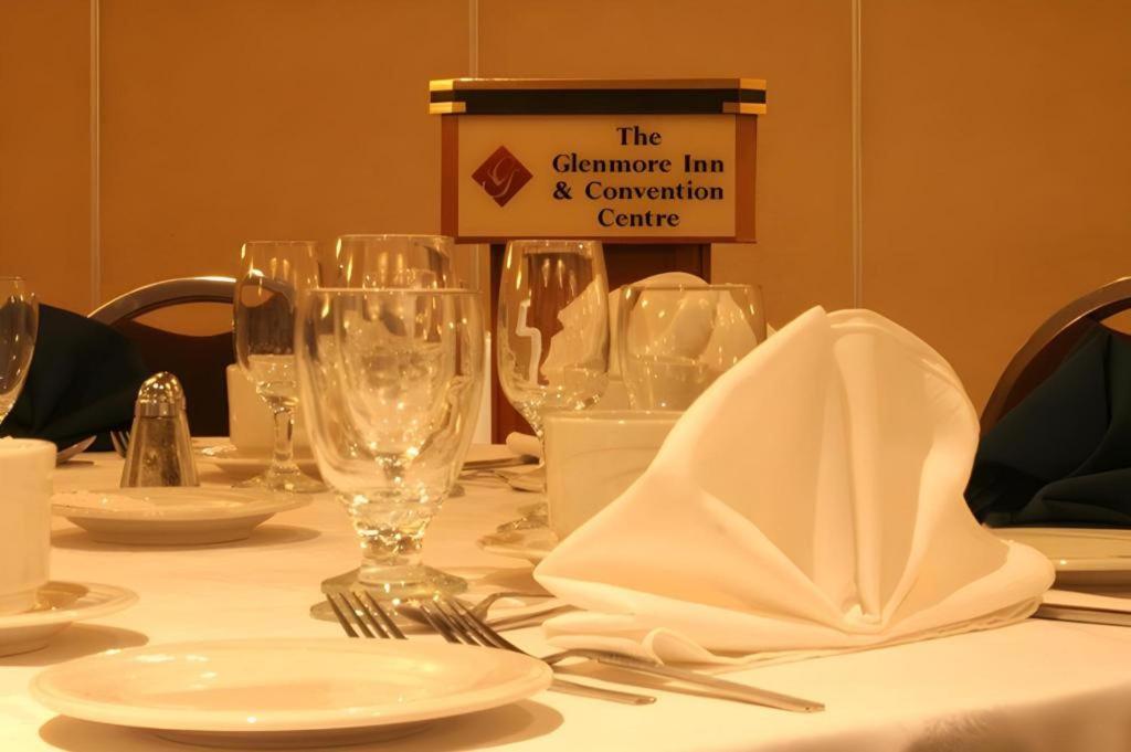 The Glenmore Inn & Convention Centre Calgary Exterior photo
