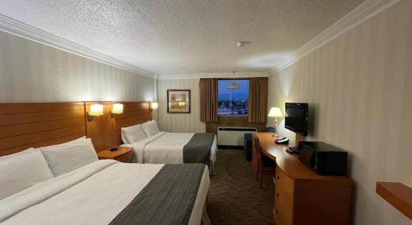 The Glenmore Inn & Convention Centre Calgary Exterior photo